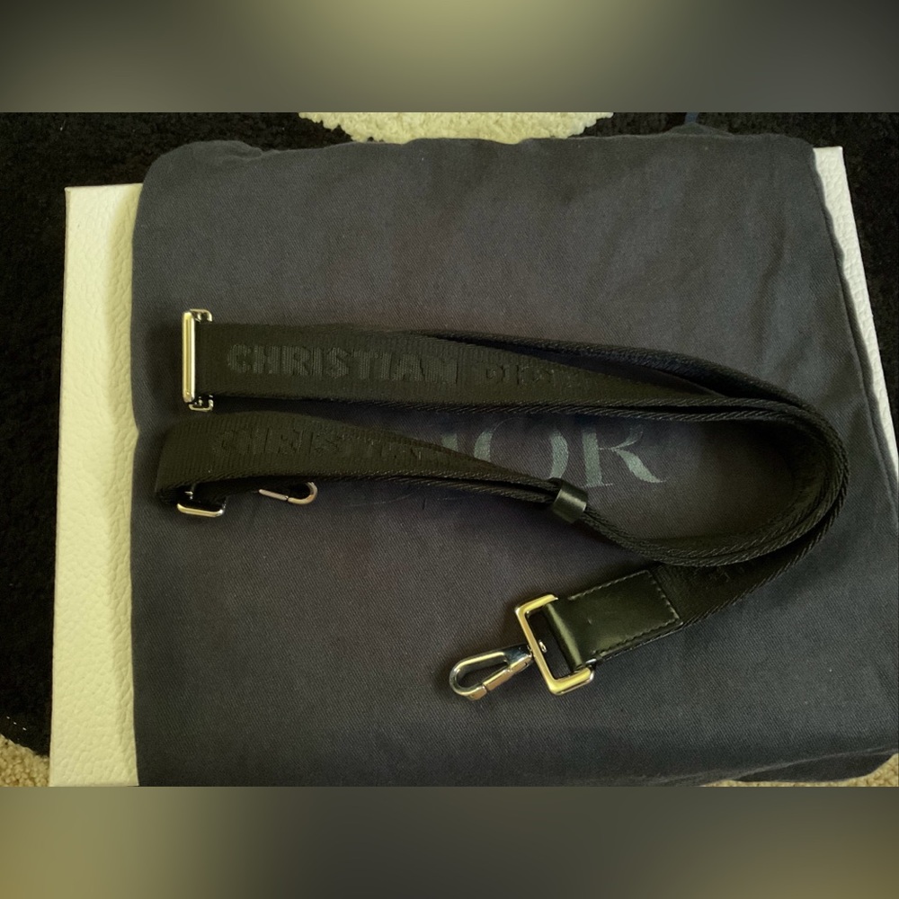 Dior men’s pouch with strap - Picture 4 of 8